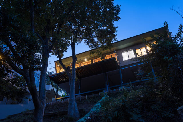 熱海の30度斜面に建つ家丨株式会社米村和夫建築アトリエ-18