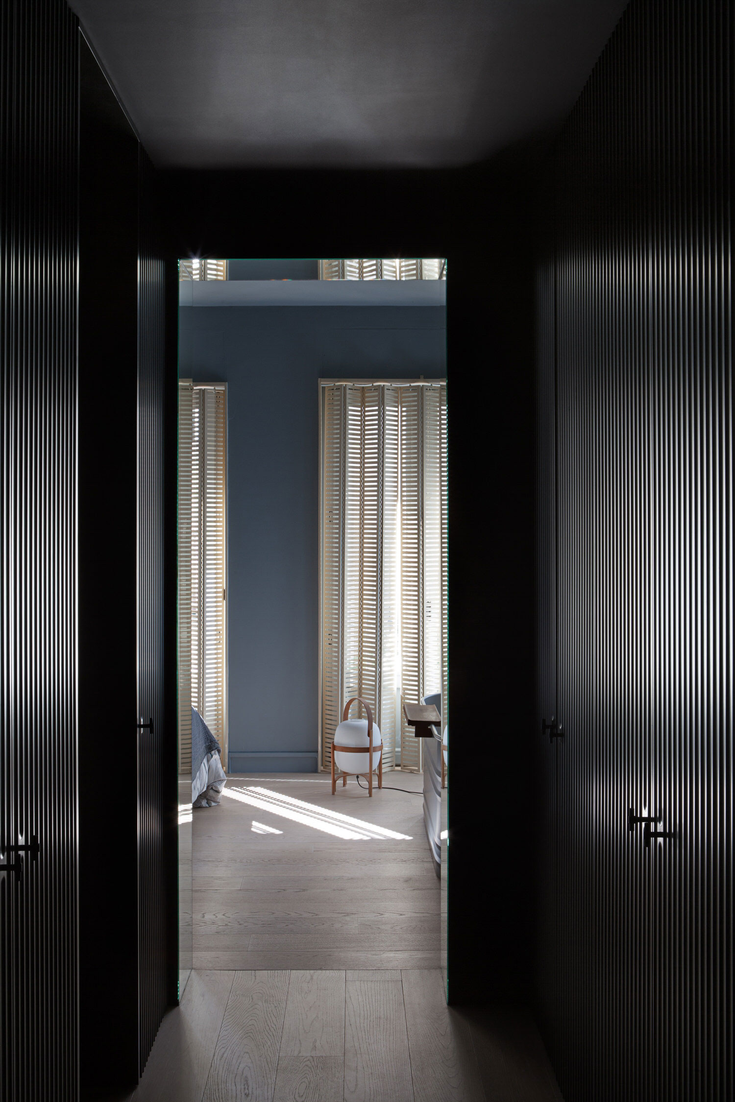 Madrid 公寓的趣味翻新 | 工业风与温馨家居的完美融合-14