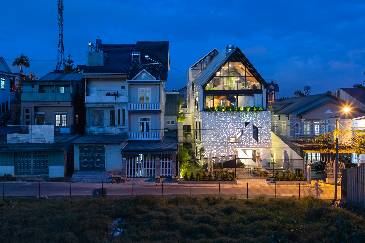 梦幻之地·越南岘港的白钢建筑民宿-77