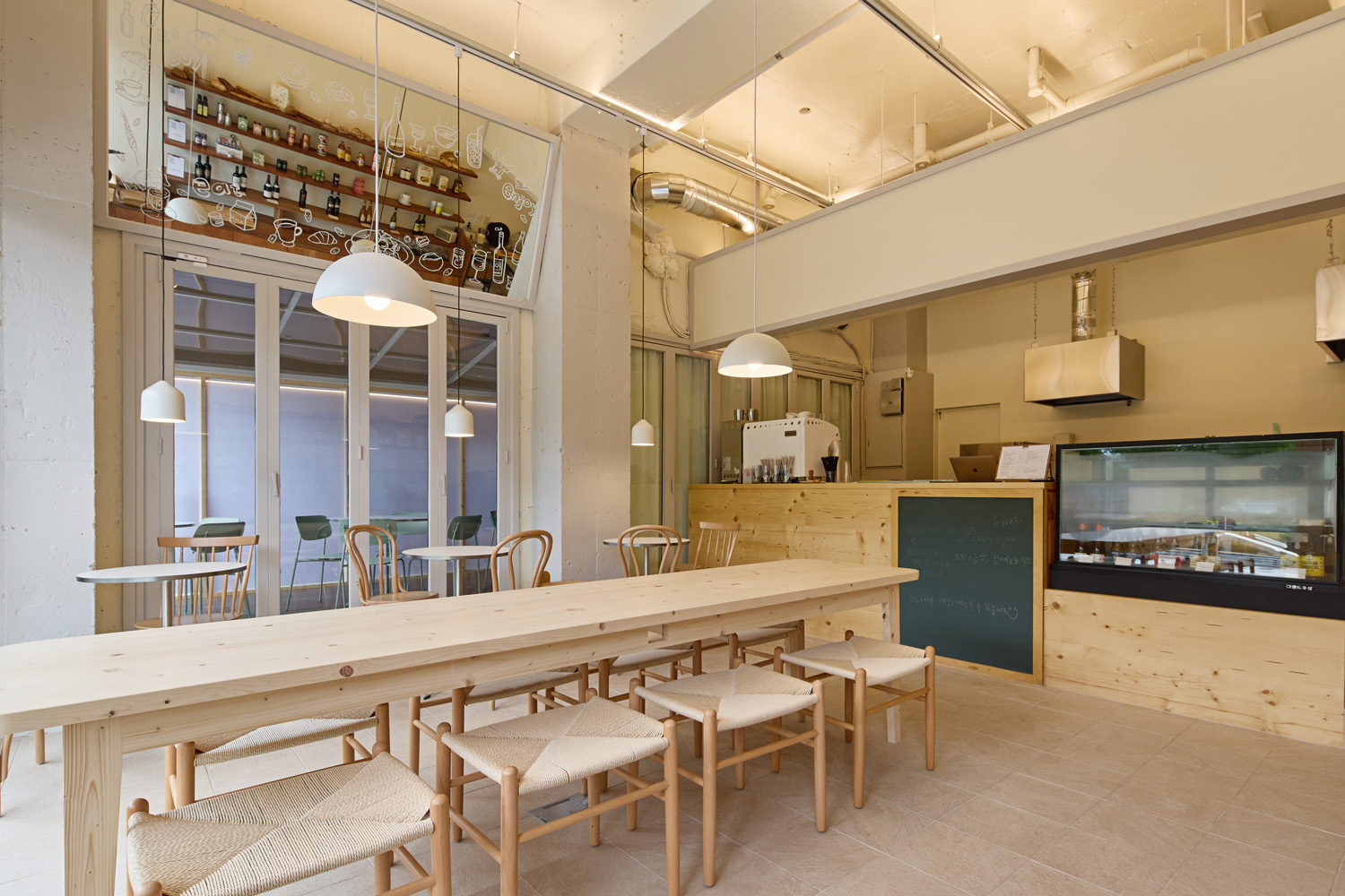 18 坪白色与木质调的休闲 Brunch 咖啡厅设计-3