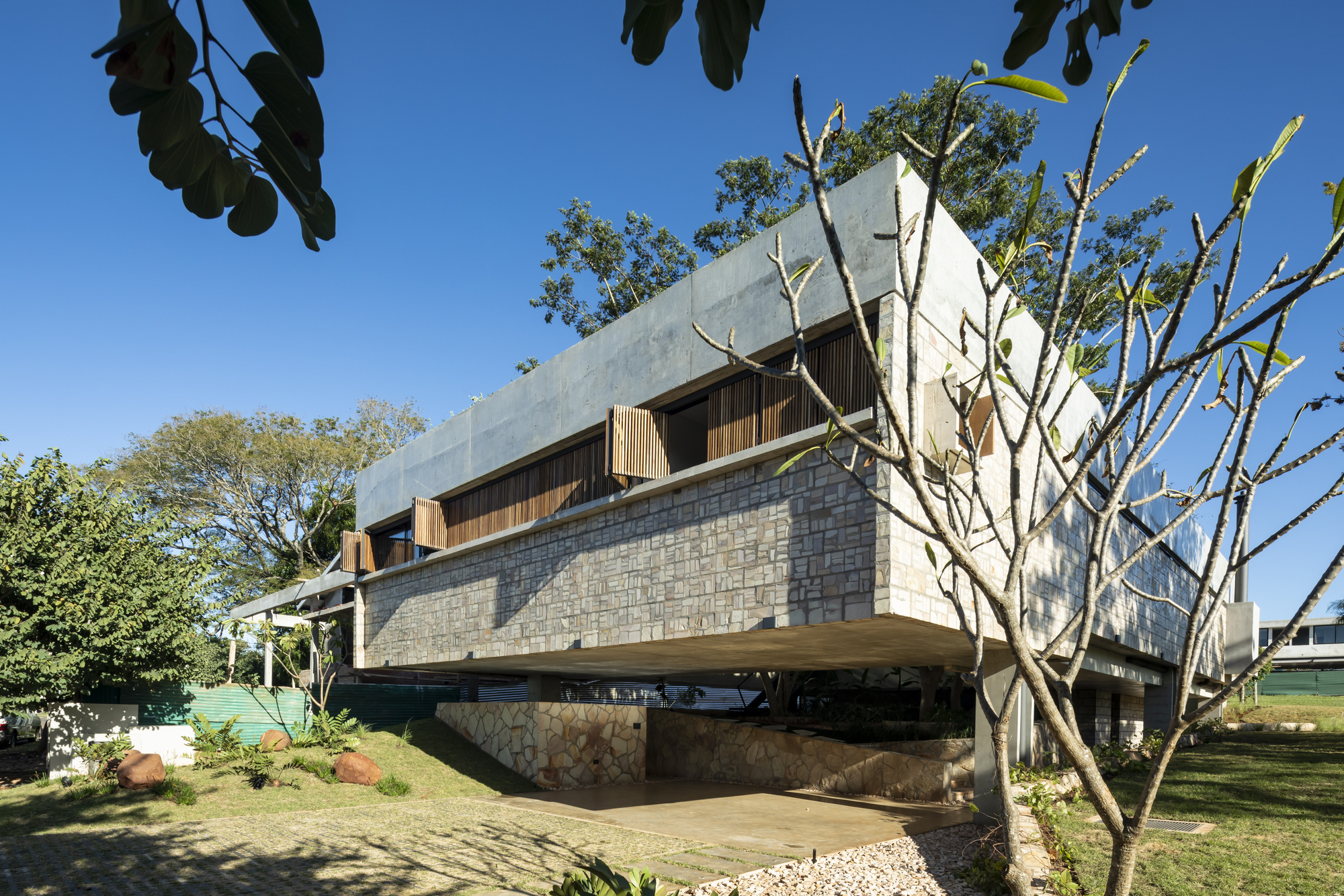 Yvyraju 住宅丨巴拉圭丨OMCM arquitectos-14