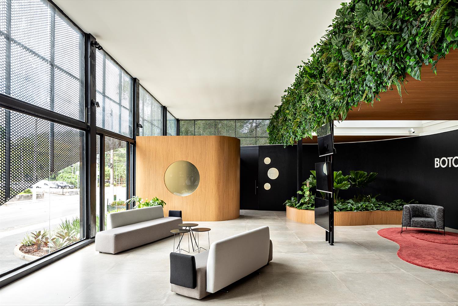 巴西 Botoclinic 美学诊所 | 现代钢木玻璃建筑的典范-2