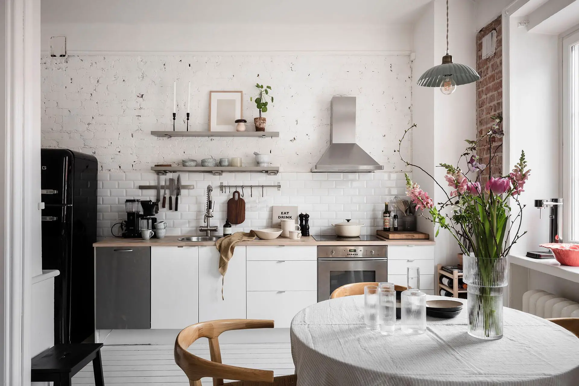 瑞典 55m2 复古一居，砖墙设计亮点受瞩目-3