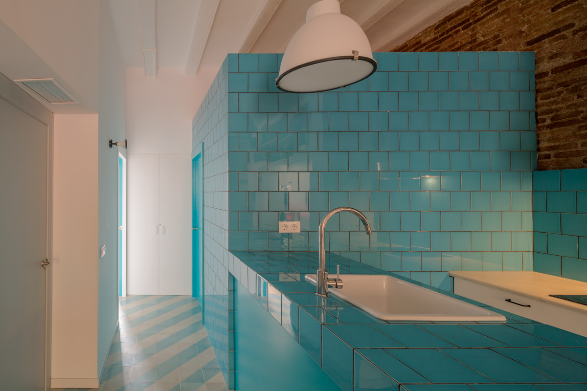 翻新公寓诠释“床与蓝色”的设计哲学-30