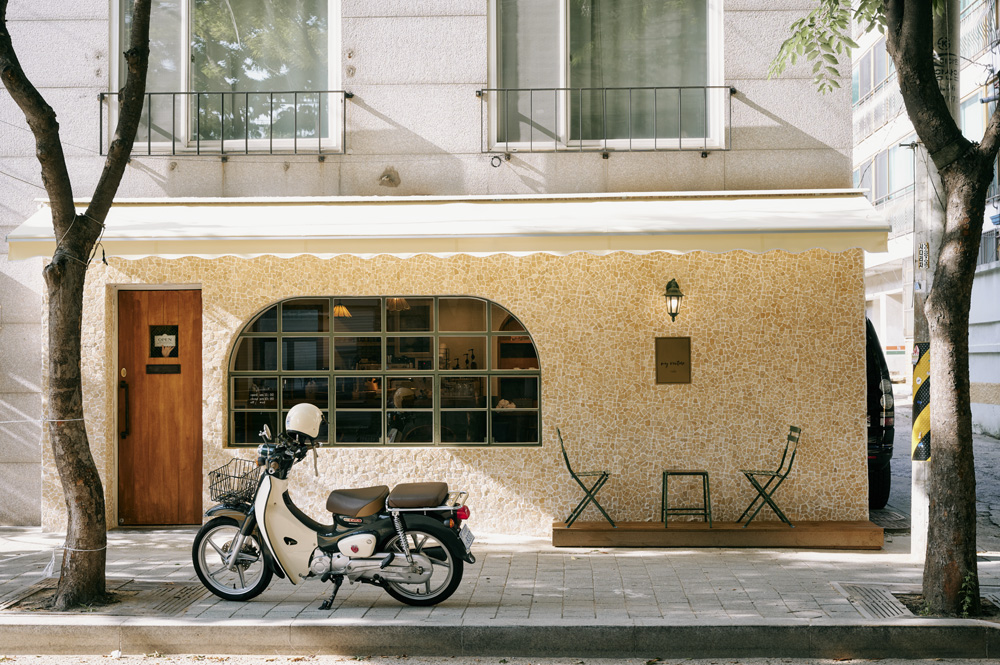 欧式家庭氛围的 15 坪咖啡厅设计-2