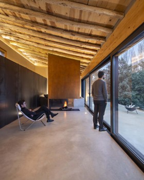 Experimental Shelter in the Sierra de Segura / SANTZO arquitectos