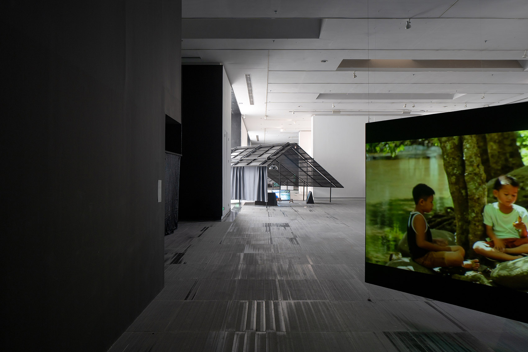 屋顶聚落,我们的目光:艺术,人类学与亚洲映像空间展陈设计丨中国广州丨氹边建筑工作室-66