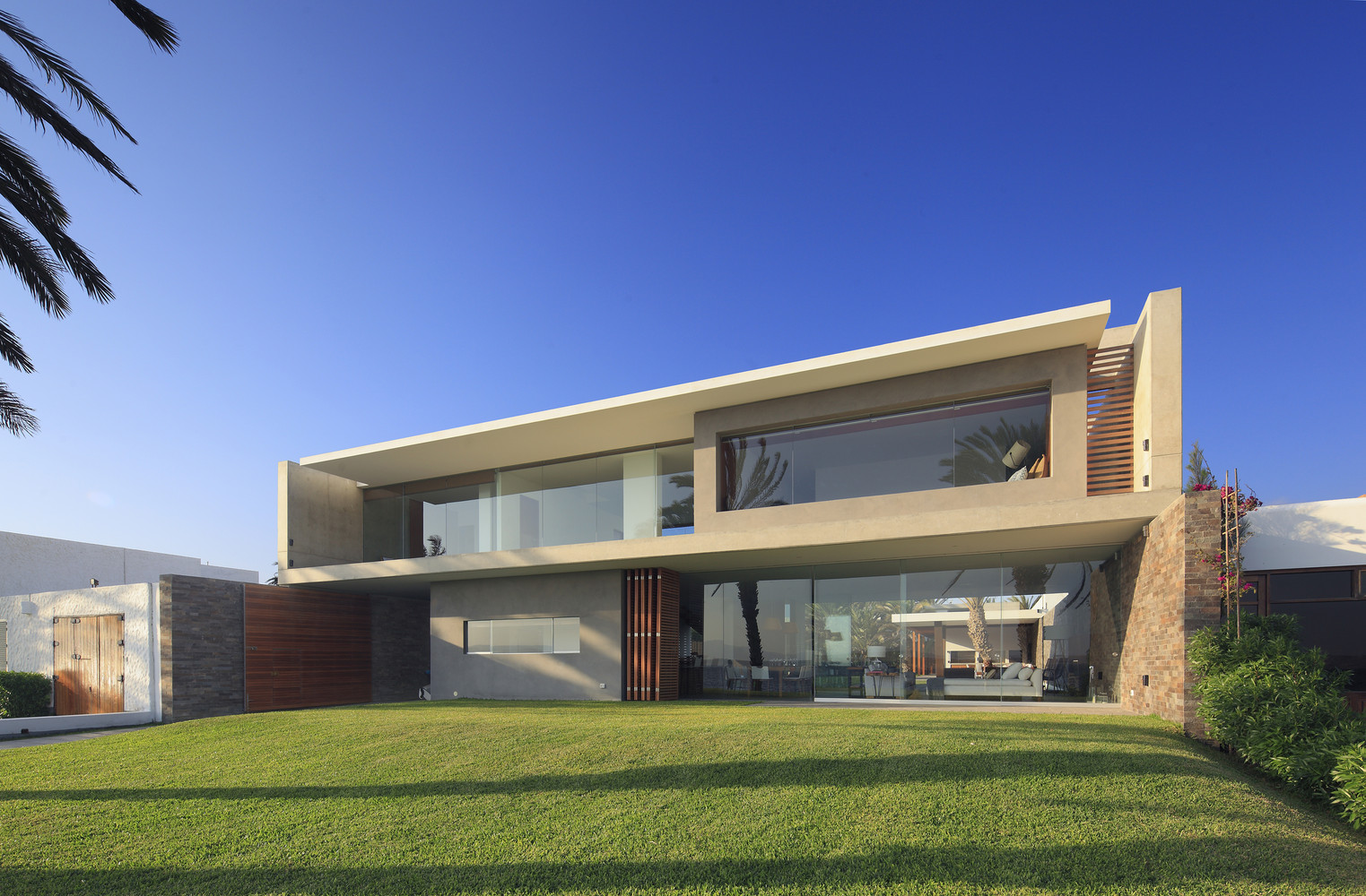 Peru 海滨别墅 | 透明空间与自然元素完美融合-64