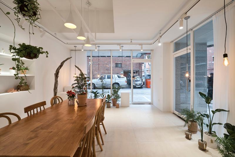 极简白 12 坪公寓的舒适空间-4