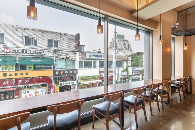 150 平高级定制咖啡厅，展现精致 white wood 魅力-17