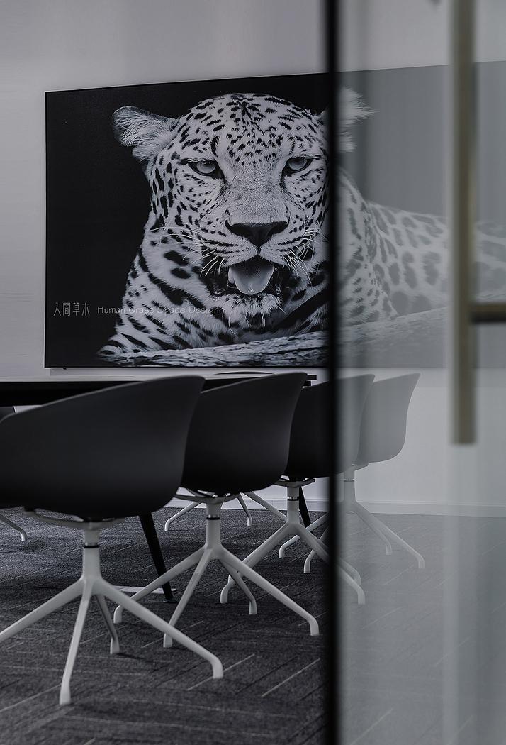 科技雅韵·简约办公空间设计-8