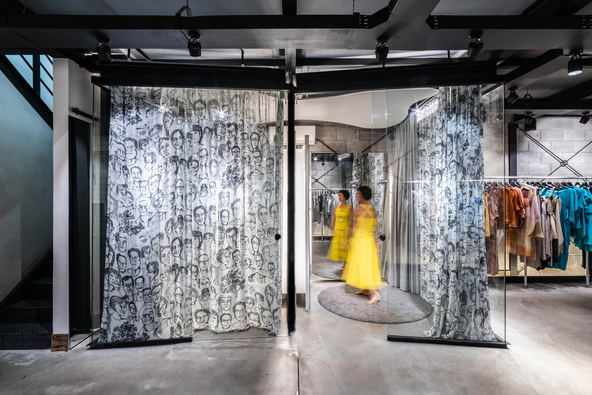 时尚玻璃盒子 | Fernanda Yamamoto 商店的室内设计-16