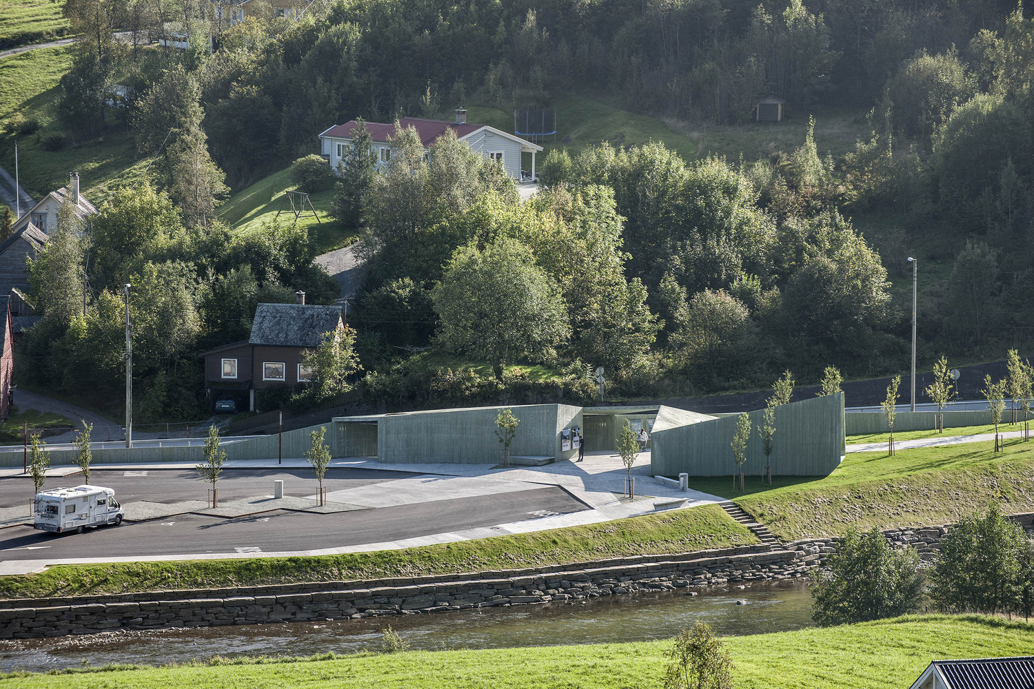 挪威 Steinsdalsfossen 瀑布景区建筑-38