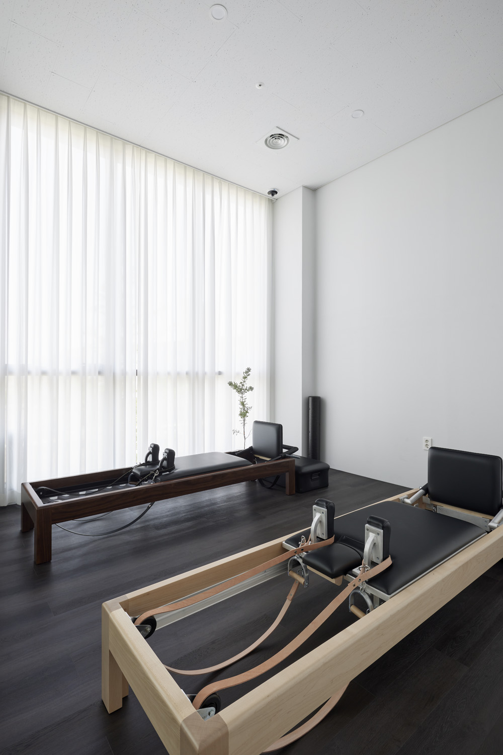 白色简约风 | 22 平米小空间的极致利用-10