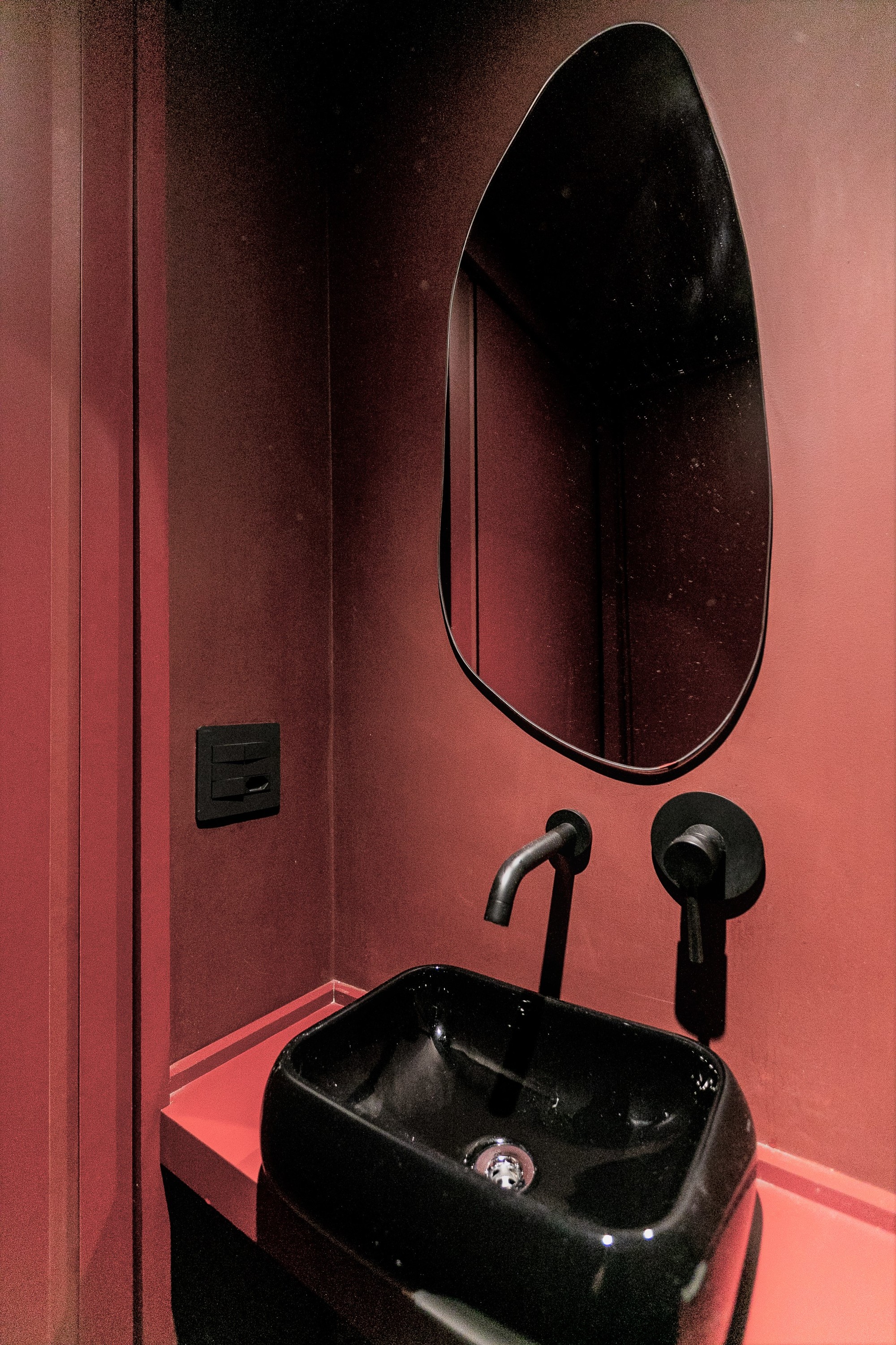 曲线木构空间，打造多变功能 65 平米别墅-10