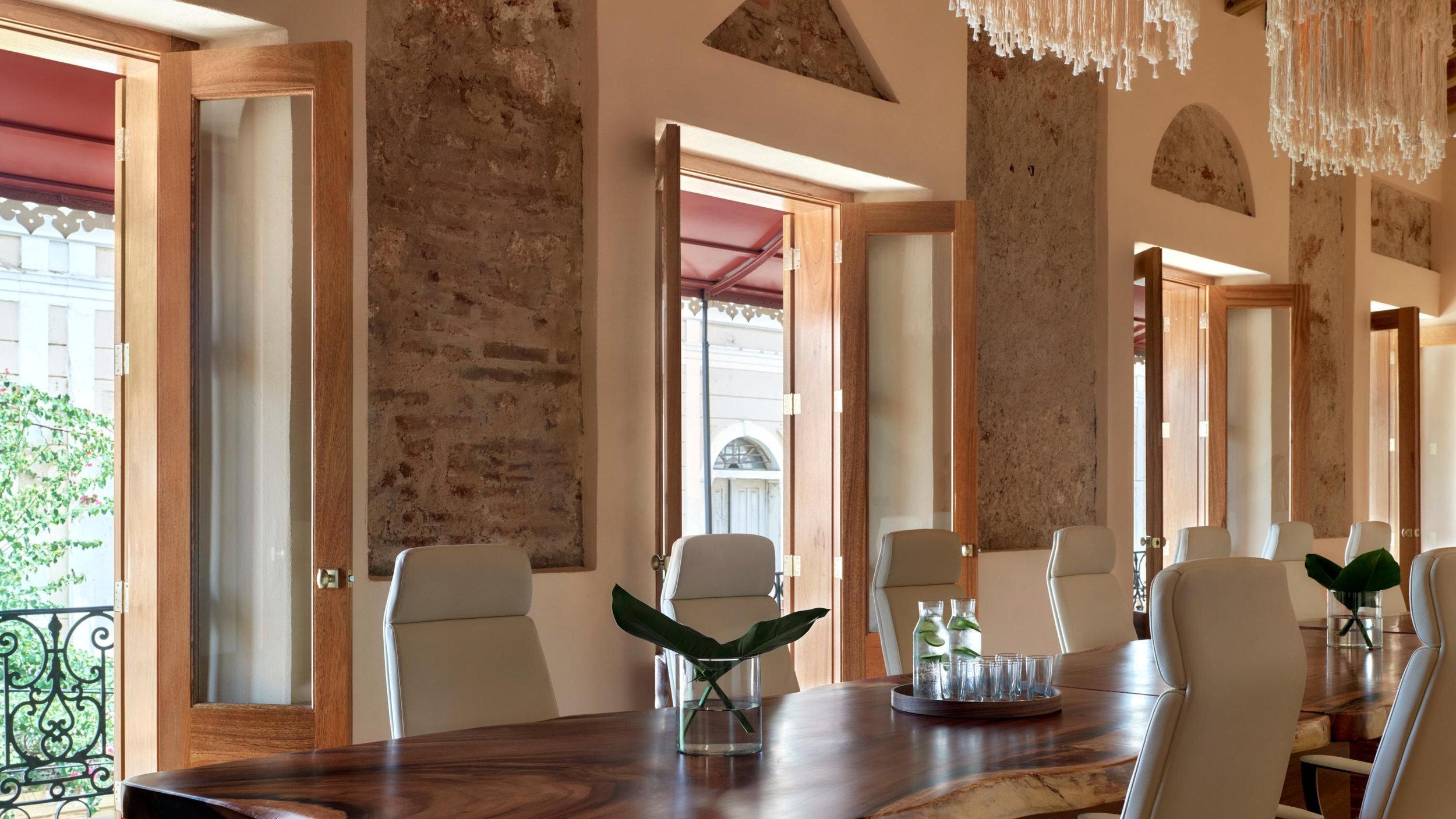 金普顿拉斯梅塞德斯酒店丨Estudio Moneo Brock-15