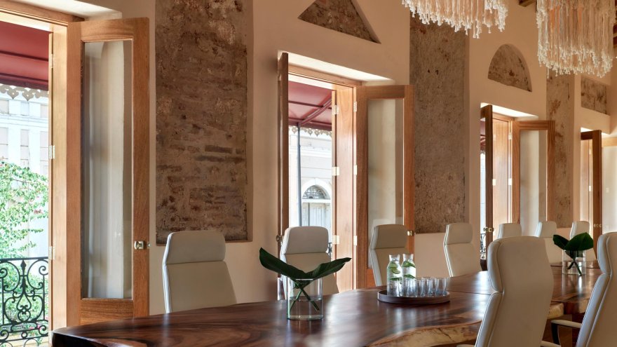 金普顿拉斯梅塞德斯酒店丨Estudio Moneo Brock-15