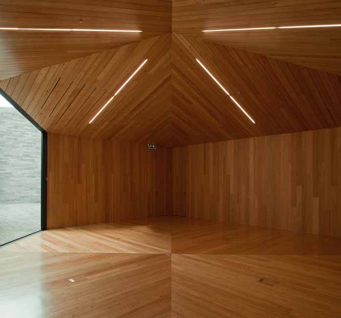 湖畔双砾，葡萄牙 / Aires Mateus-34