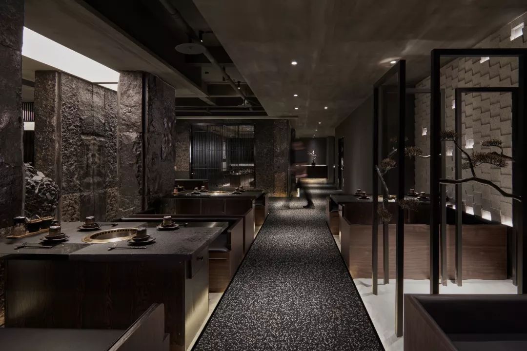 重庆赤犇炭火烤肉店——原始暗黑风潮的美食空间-51