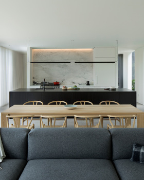 Tripod House · 玻璃门槛连接的三体积木屋丨美国波特兰丨Fieldwork Design & Architecture