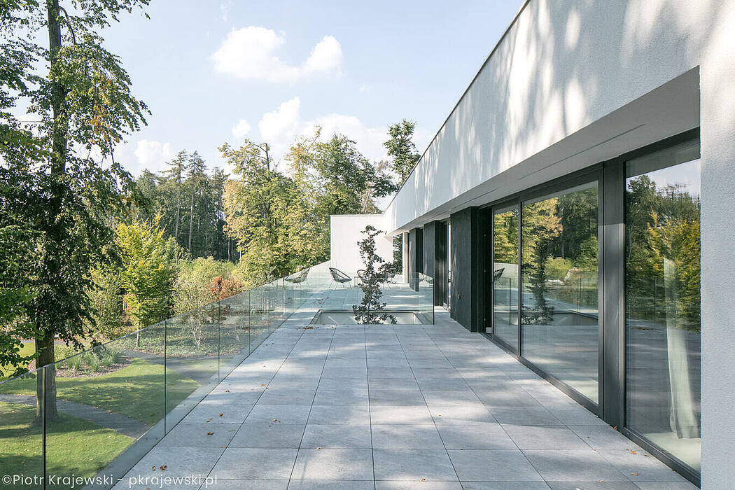 波兰现代两层住宅设计-7