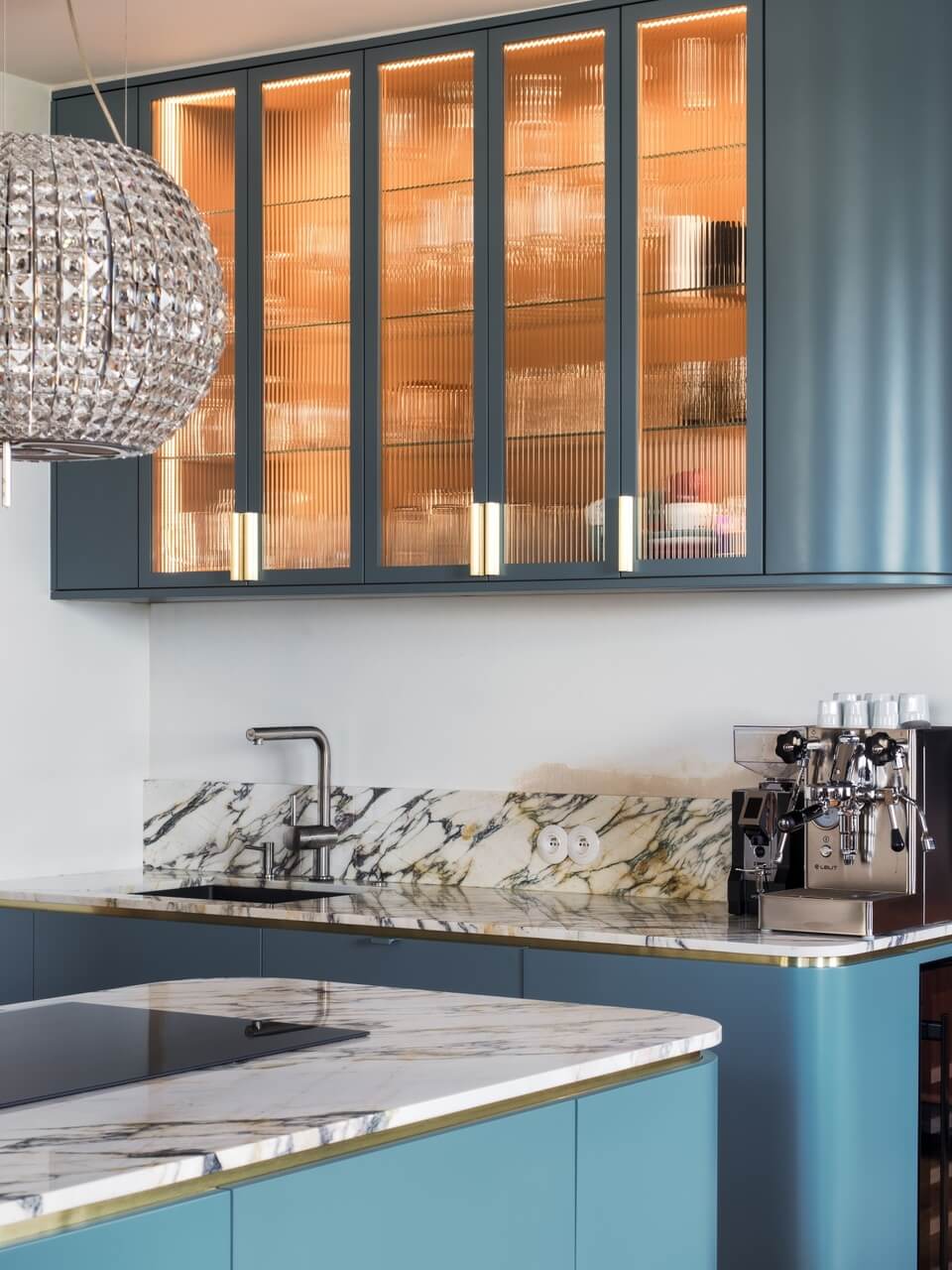 Aranżacja kuchni w stylu włoskich lat 50. - styl i niebanalny design - PLN Design-3