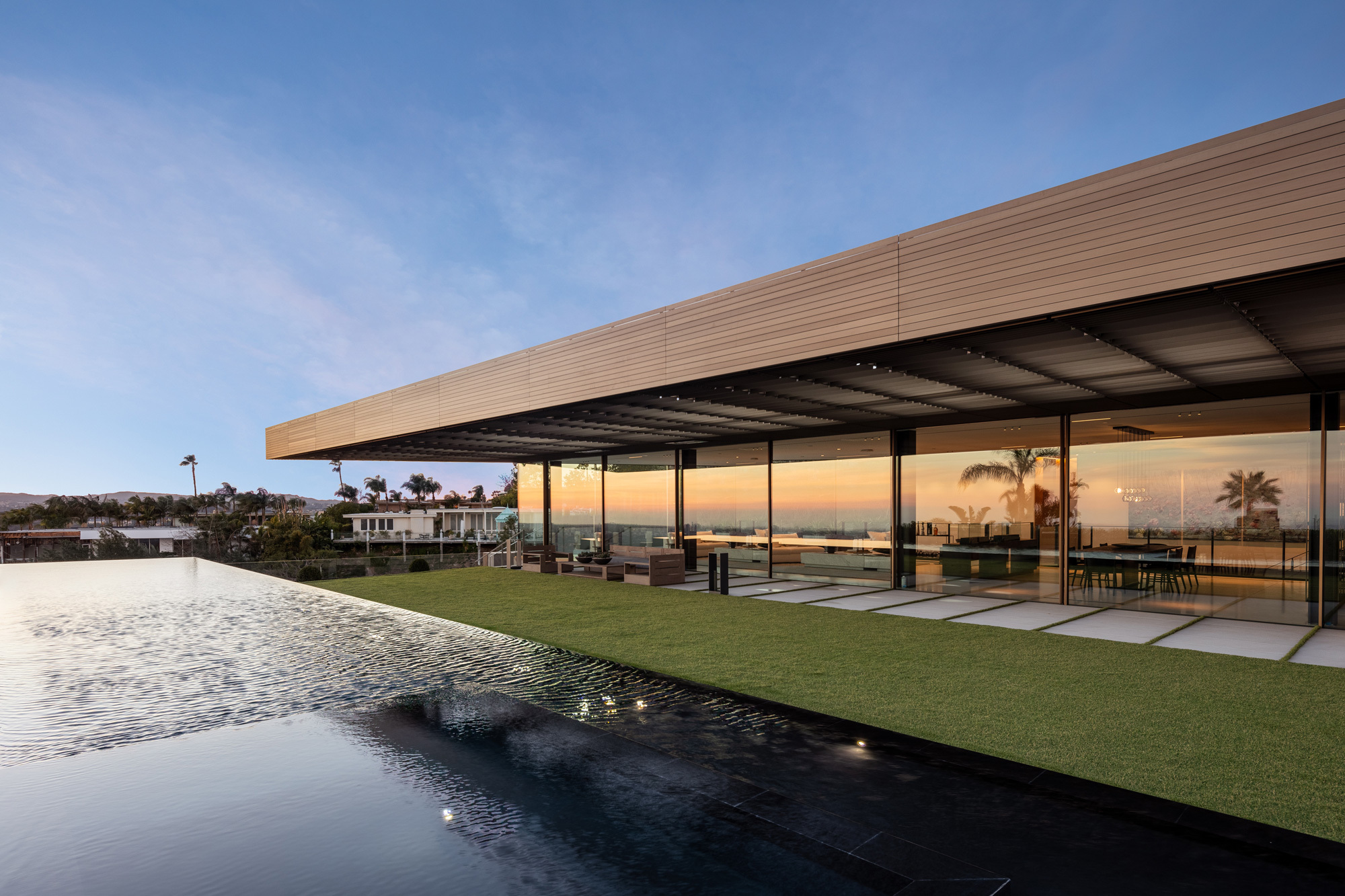 夜莺之翼 · 铜别墅的巧妙设计-16