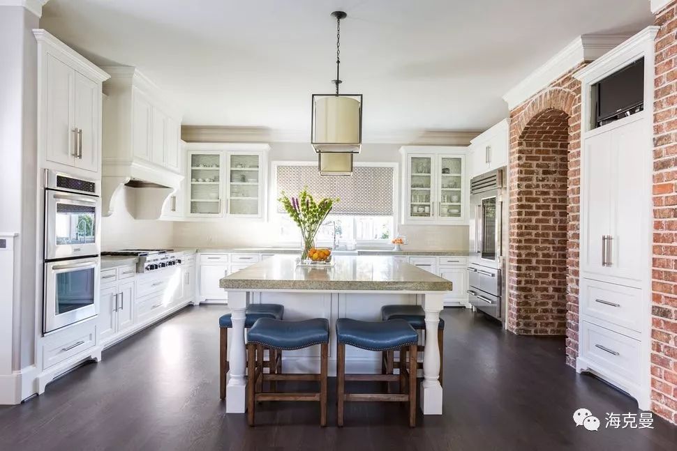 用 Hickory Chair 家具打造休斯顿温馨之家-17