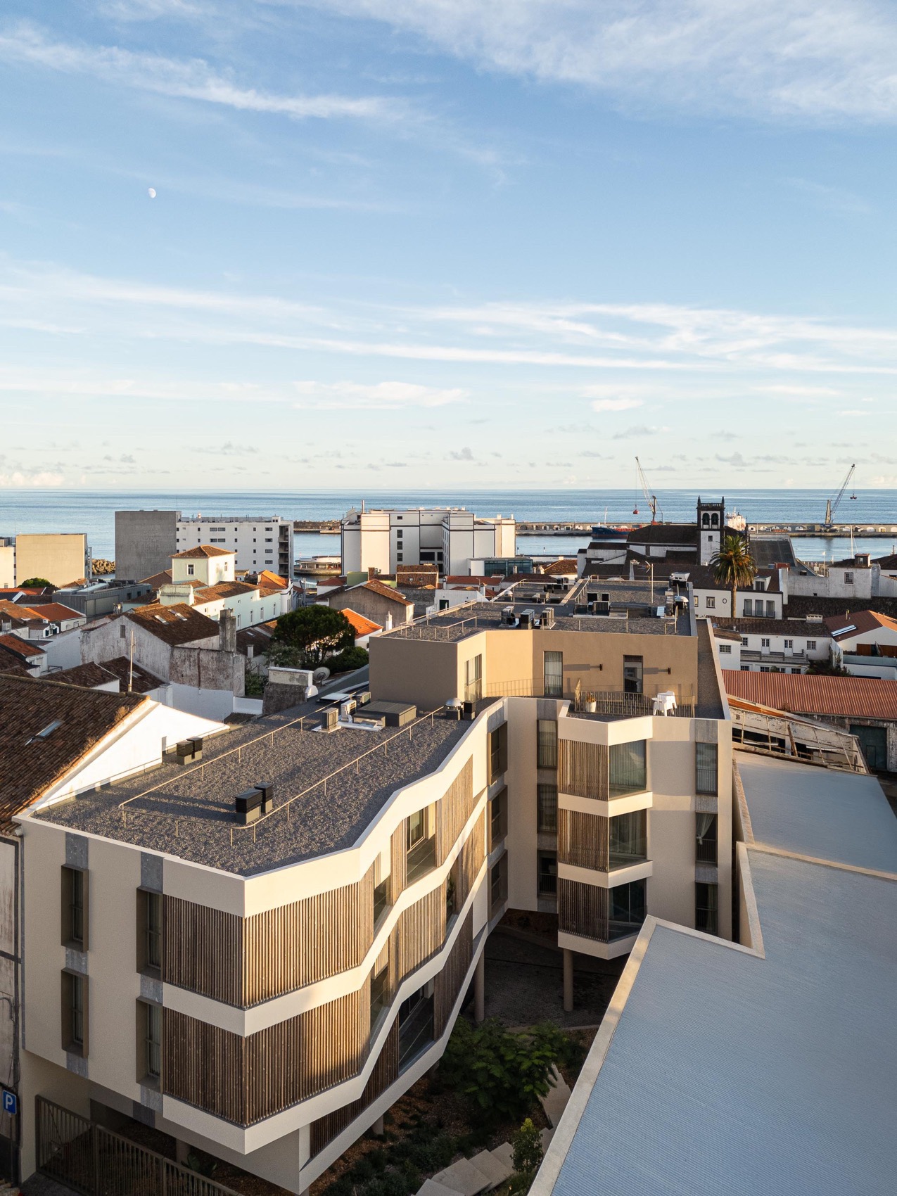 ERNESTO DO CANTO住宅区丨葡萄牙蓬塔德尔加达丨BOX arquitectos-142