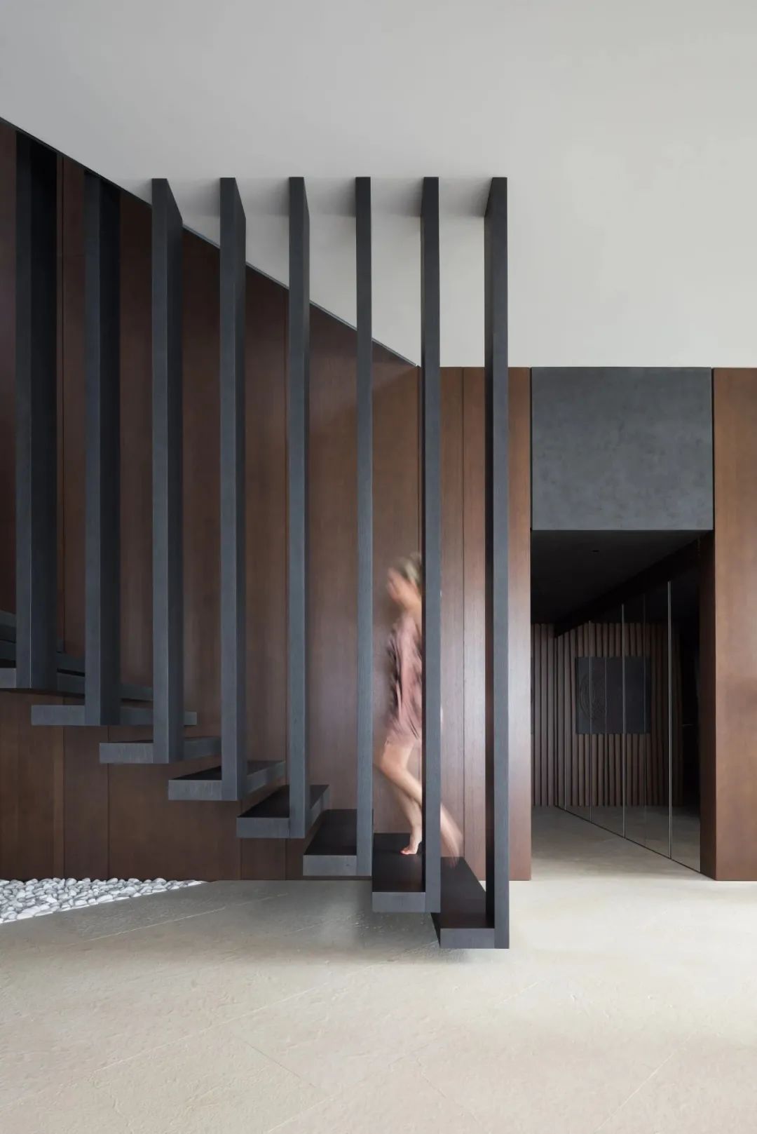 莫斯科郊区别墅，极简美学与自然融合的典范-73