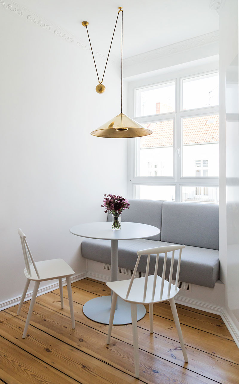 柏林老建筑中的现代白色公寓-10