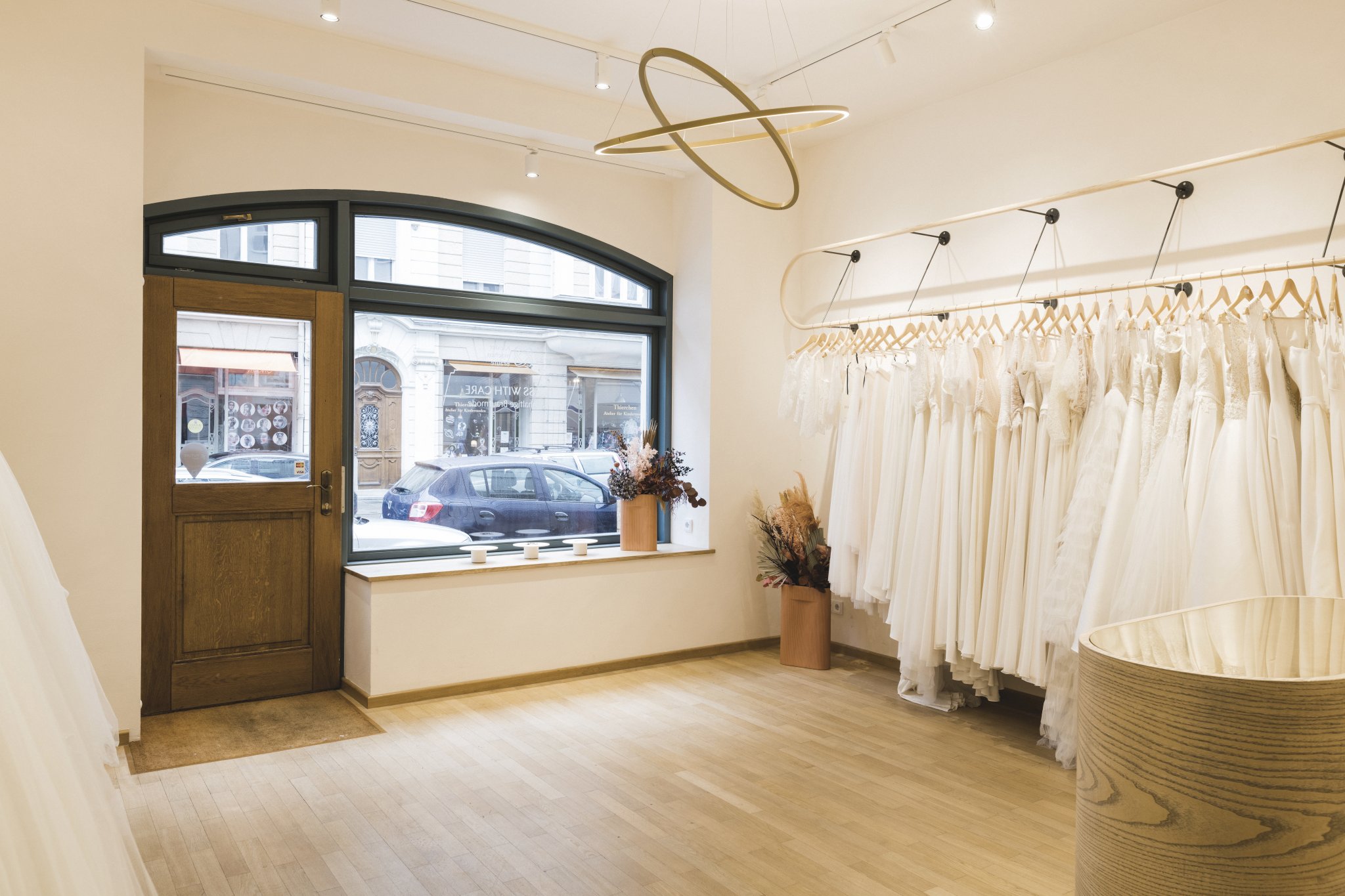 可持续时尚婚纱展示空间丨德国纽伦堡丨德国 Markmus Design-13