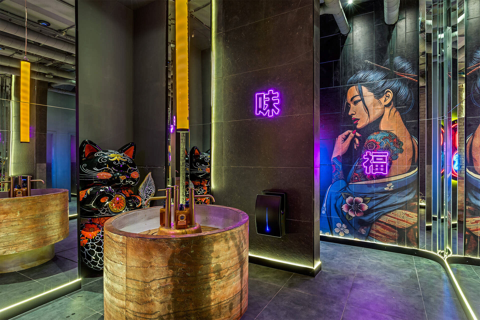 《干杯》布达佩斯丨匈牙利布达佩斯丨Sergiy Sarana等7人团队-26