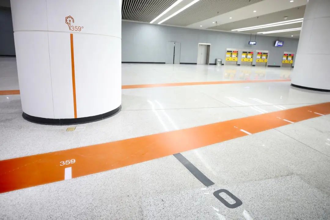 武汉光谷广场综合体 | “地下城”里开春晚-39