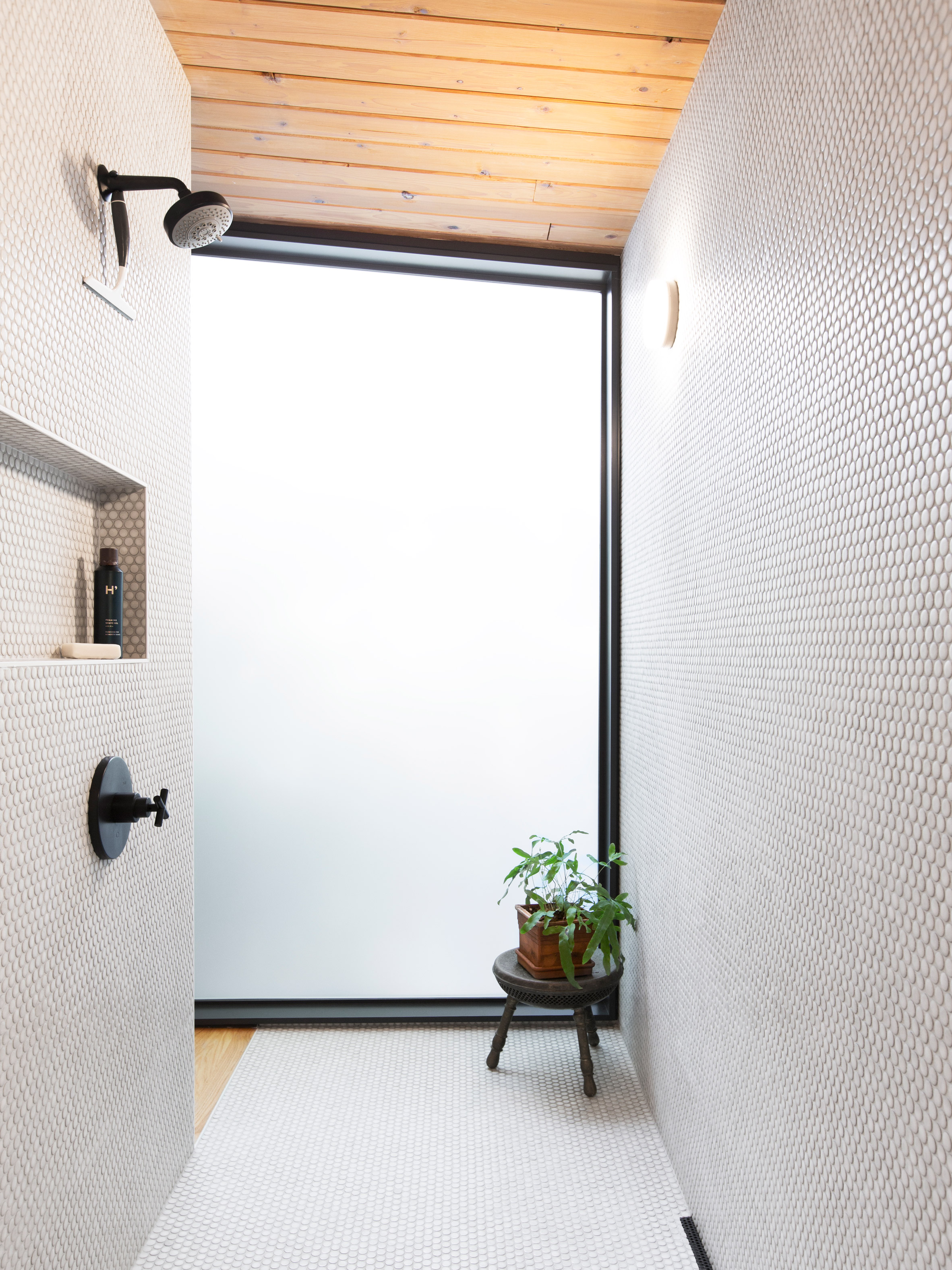 Mid-century home in Seattle undergoes sensitive restoration by SHED-17