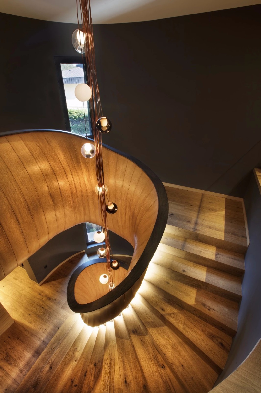 一家 4 口丨住 1700m² 艺术大宅-28