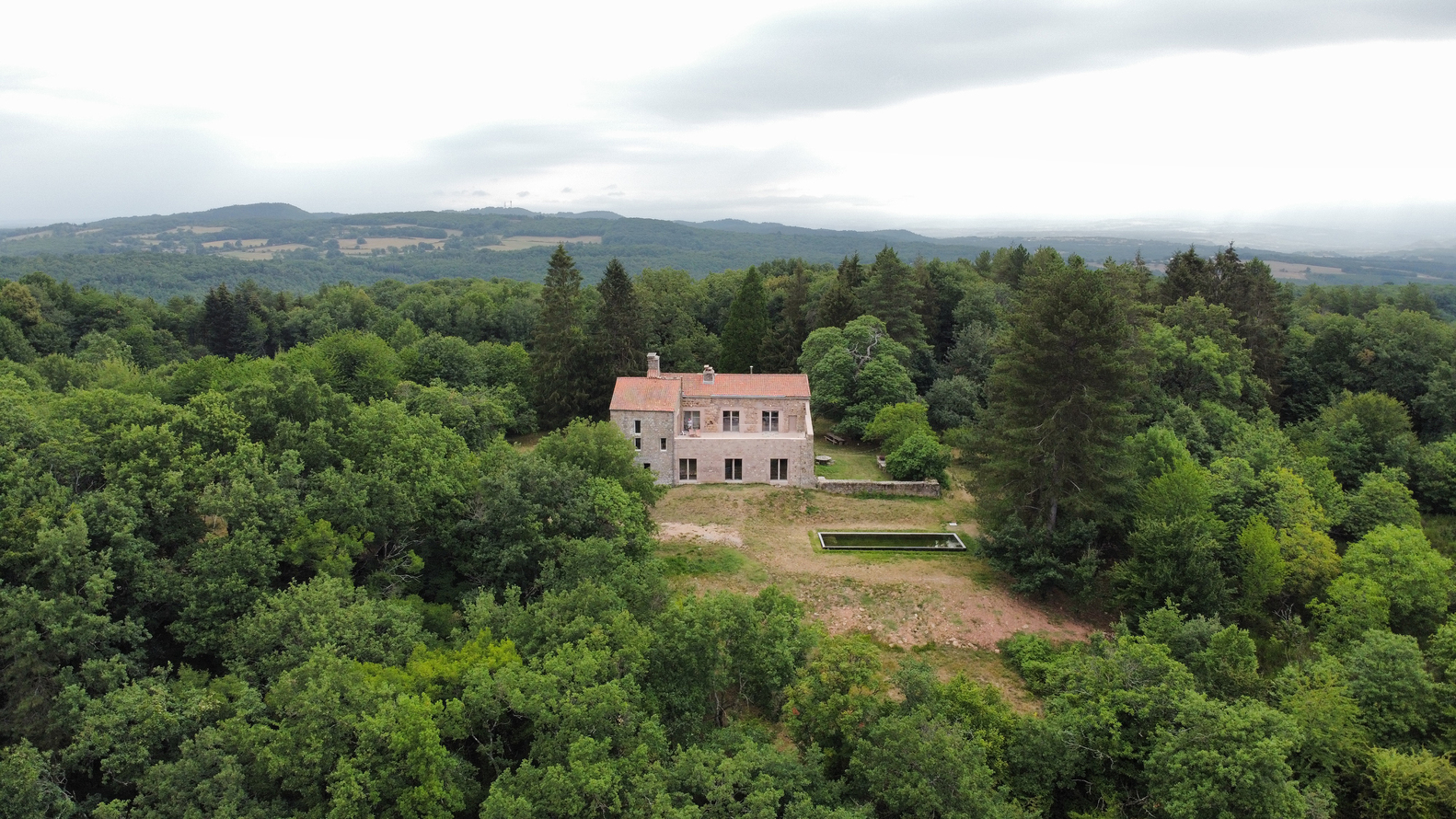 森林中的 16 世纪老屋重生-20