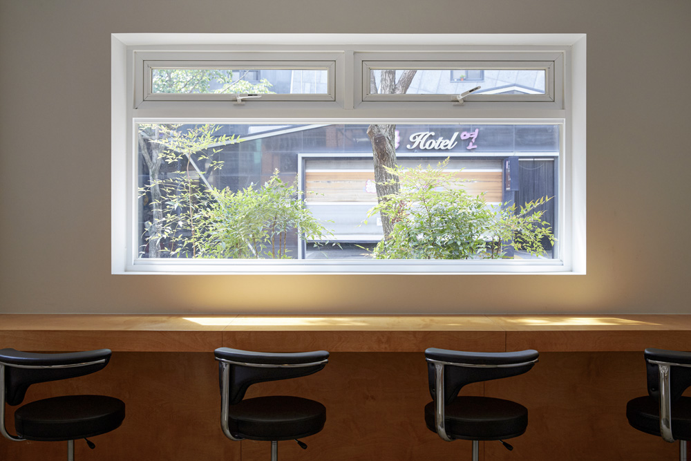 43 平米小户型的惊艳改造，极简主义的魅力展现-16