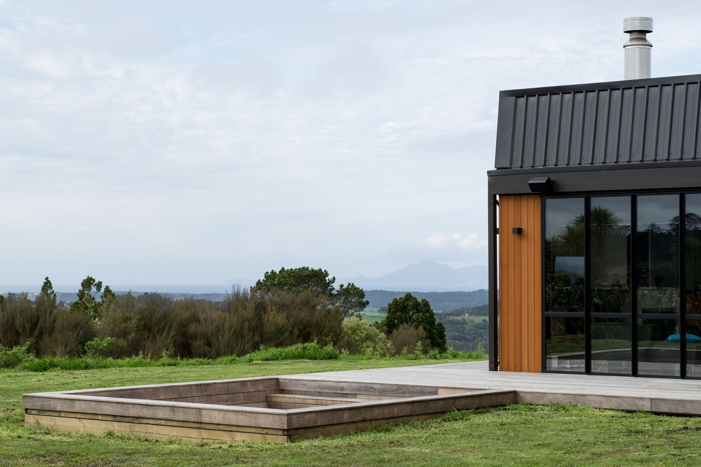 新西兰 Te Arai L 型木屋 | 自然环保的家庭休闲空间-25