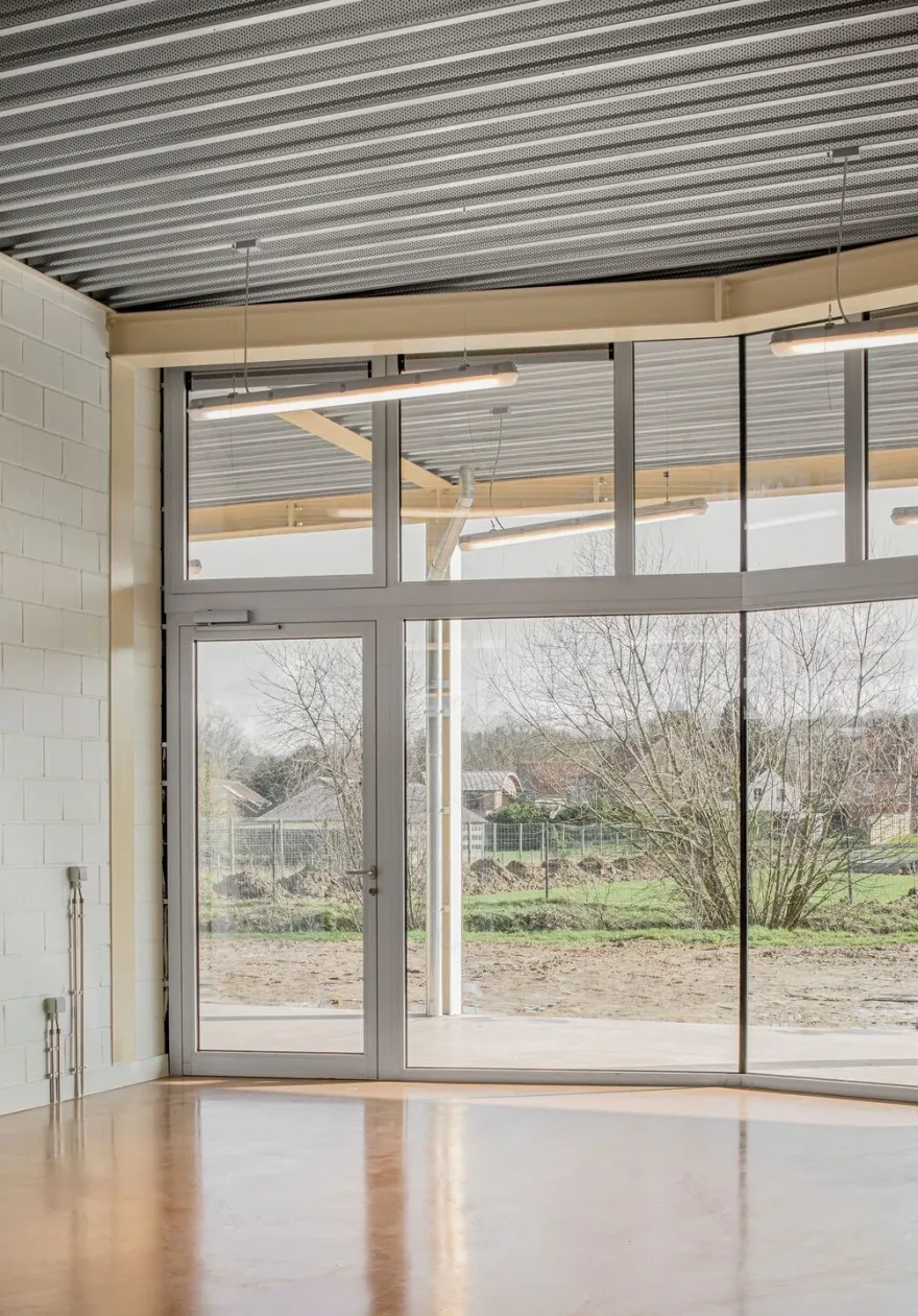 多功能社区中心 · 灵活适应的比利时 Warot 建筑丨BILD-23