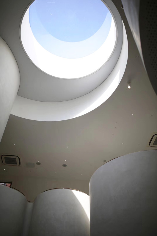 上海繁华商圈的宁静咖啡空间-21