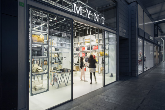 巴塞罗那某商店金属型材改造货架项目丨西班牙巴塞罗那丨Dear Design-47