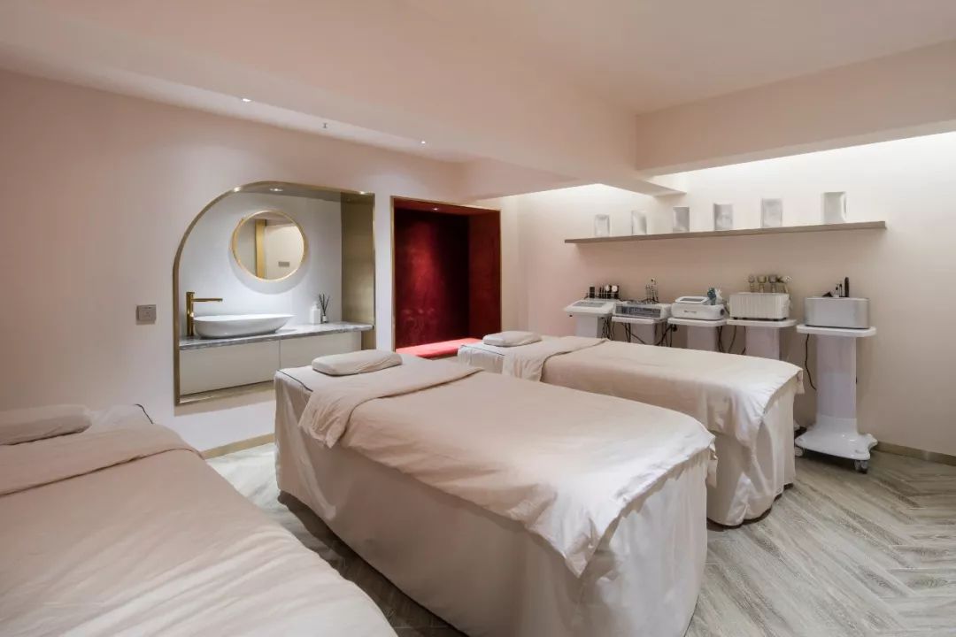 现代简约，展现品牌魅力——月几美学中心设计-56