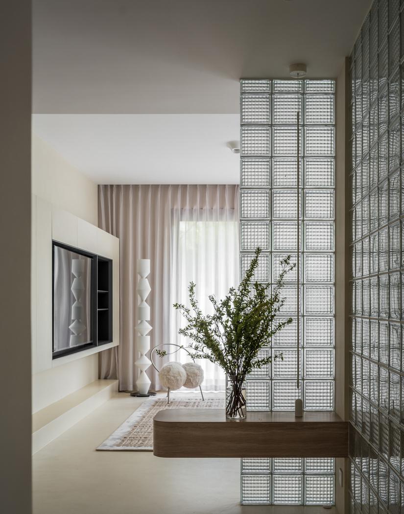 中国上海松江区别墅简约白与原木经典搭配设计-19