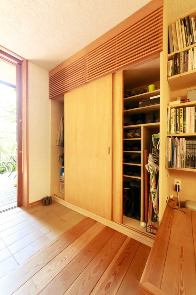 中庭はもうひとつの部屋日々の小さな変化を愉しむ自然の恵みで豊かな生活 | Outdoor | 100%LiFE-17