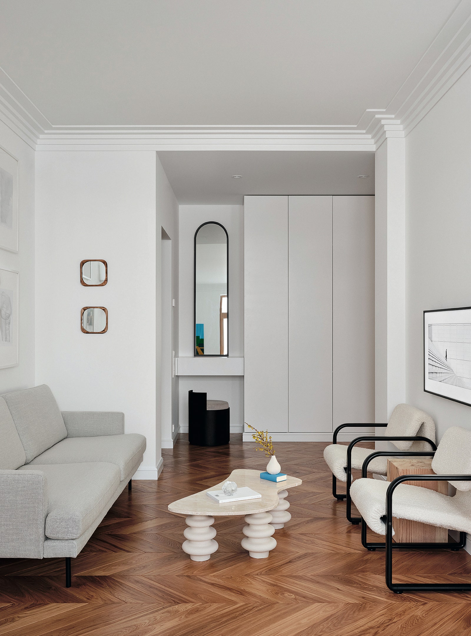 圣彼得堡 85 平米公寓 | 极简与传统的完美融合-5