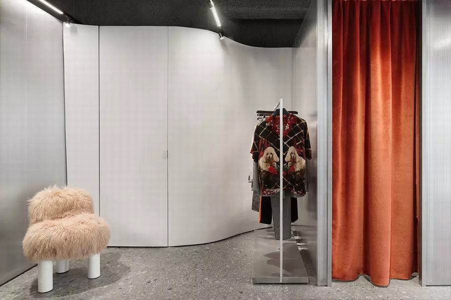 “男孩不哭”巴黎男士时尚精品店设计，提供男士时装、设计、书籍和艺术 - 米尚丽零售设计网 MISUNLY- 美好品牌店铺空间发现者-5