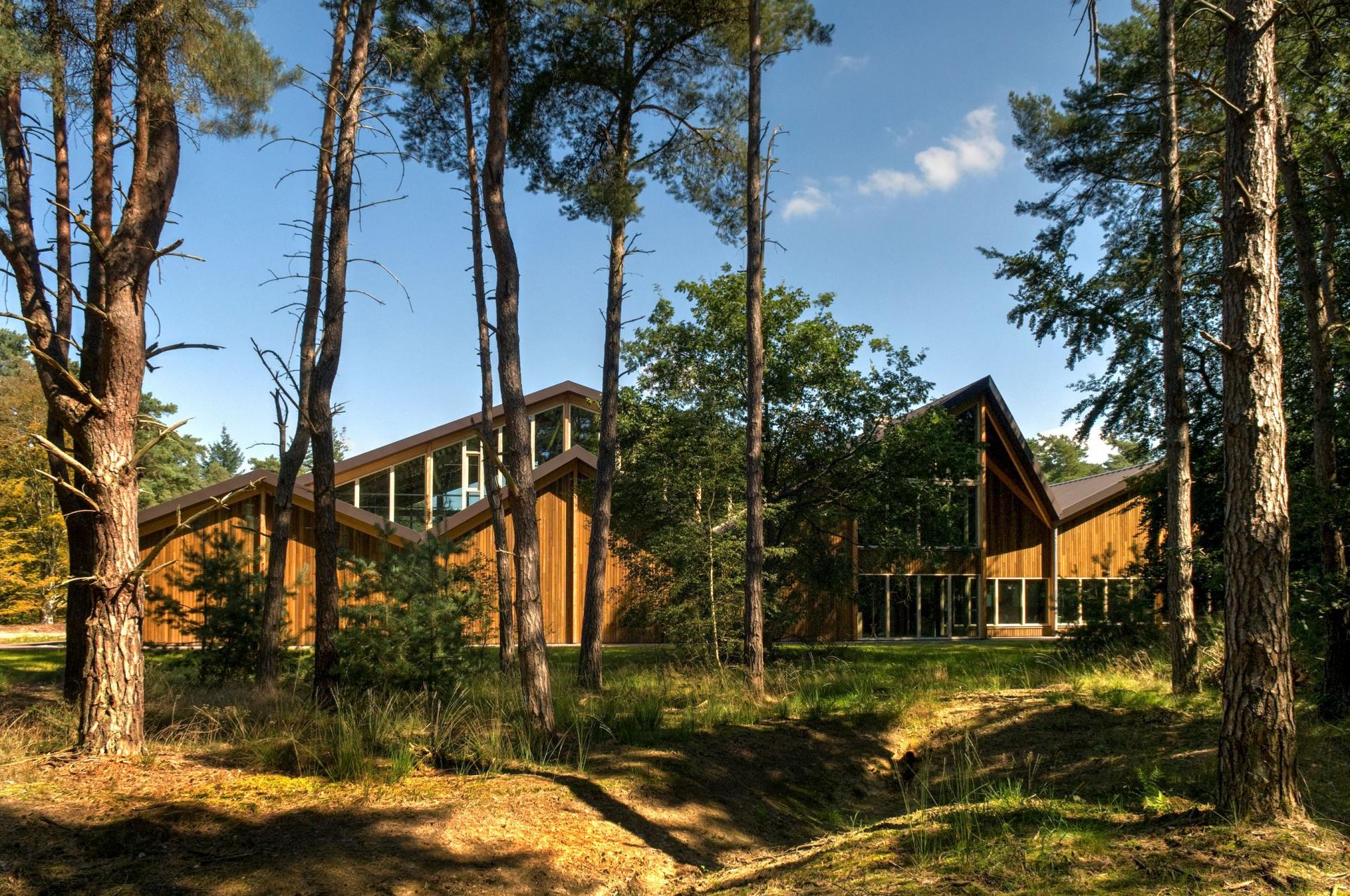 荷兰乡村风格高尔夫俱乐部设计-14