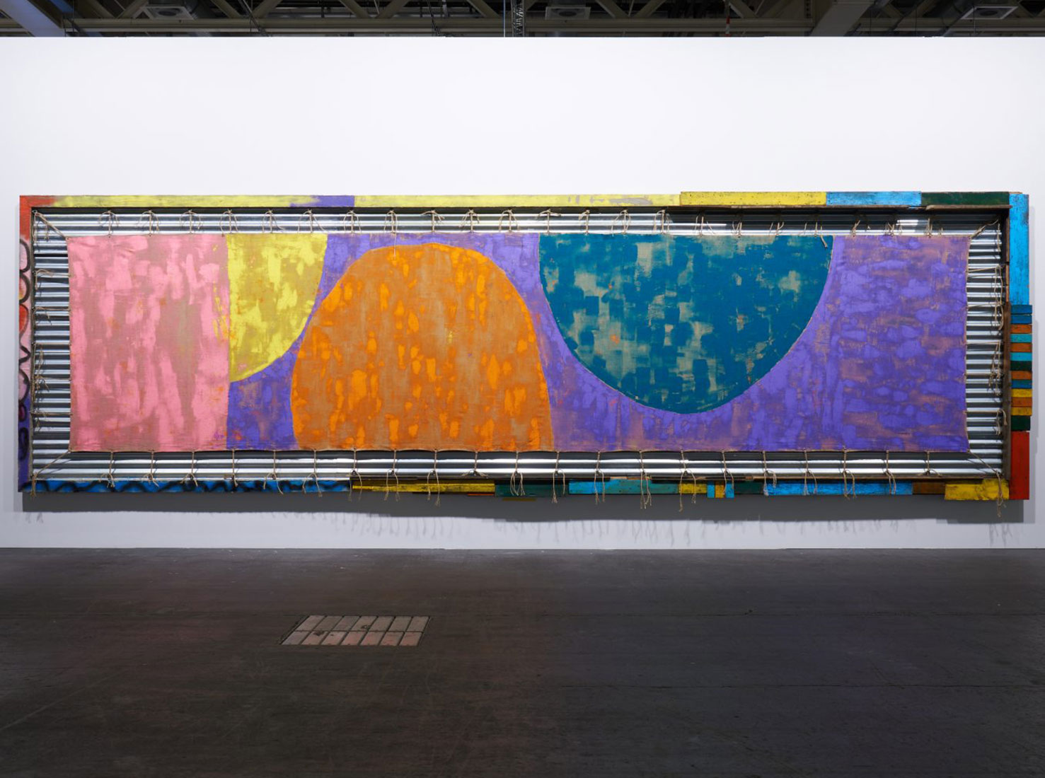 Art Basel 2023: самые дорогие работы и впечатляющие инсталляции-12