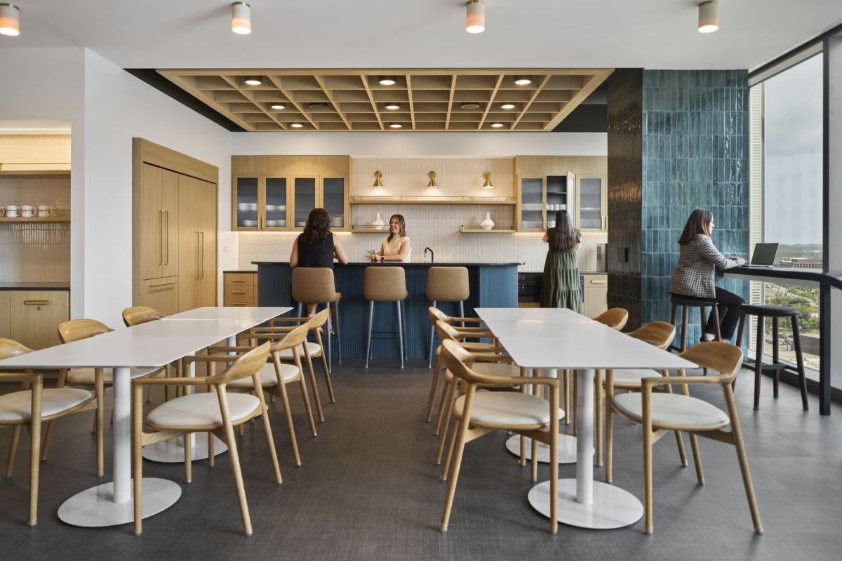 Barnes & Thornburg LLP Offices by ASD|SKY-14